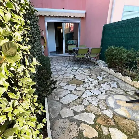 아파트 Grande Terrasse Rdc A150 M De La 아그